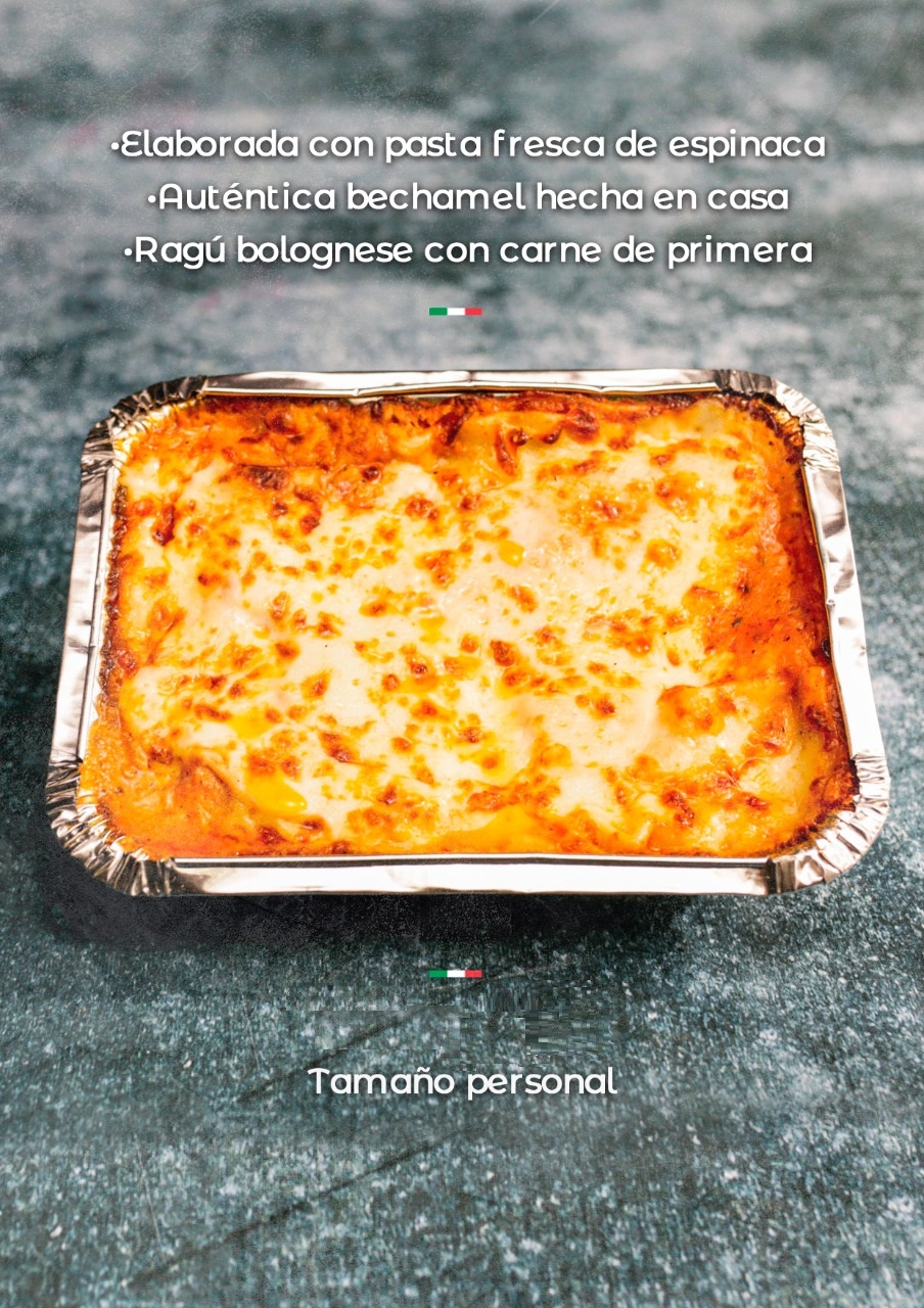 Lasagna casera con pasta de espinaca